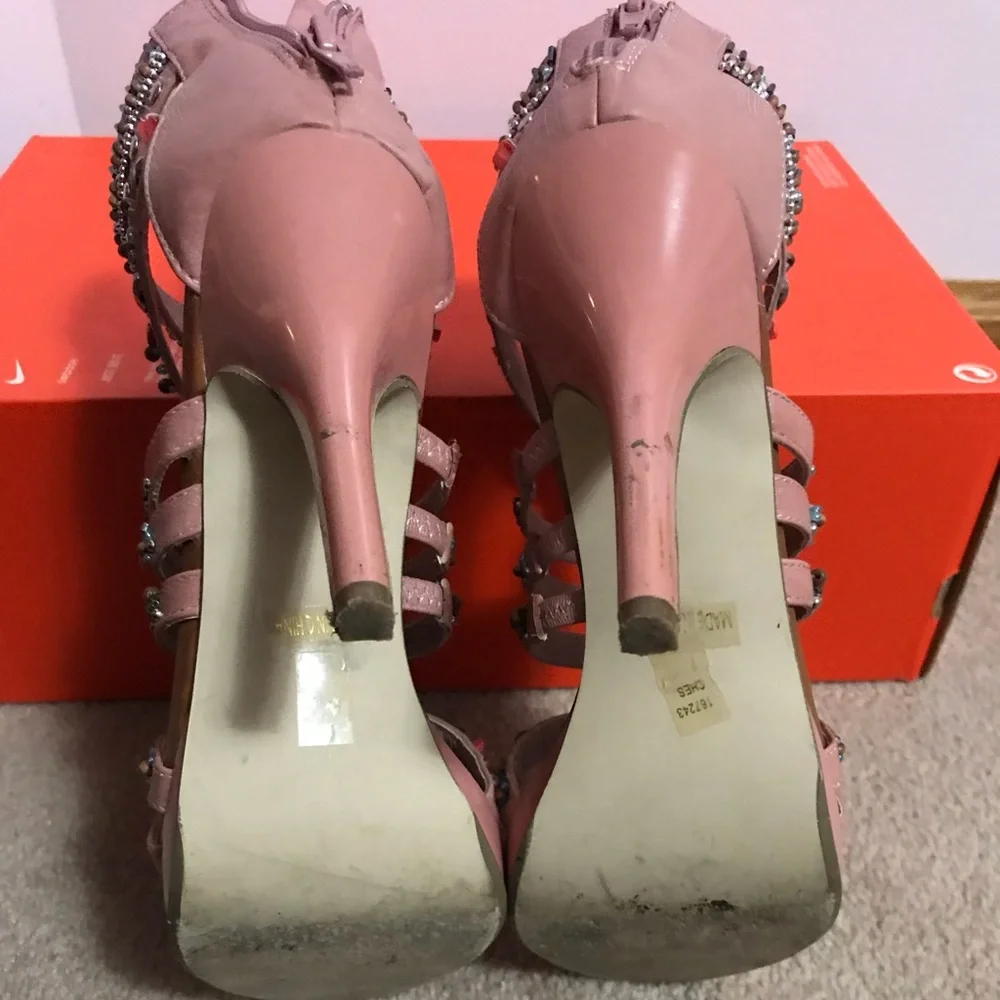 Anne Michelle blush heels size 7